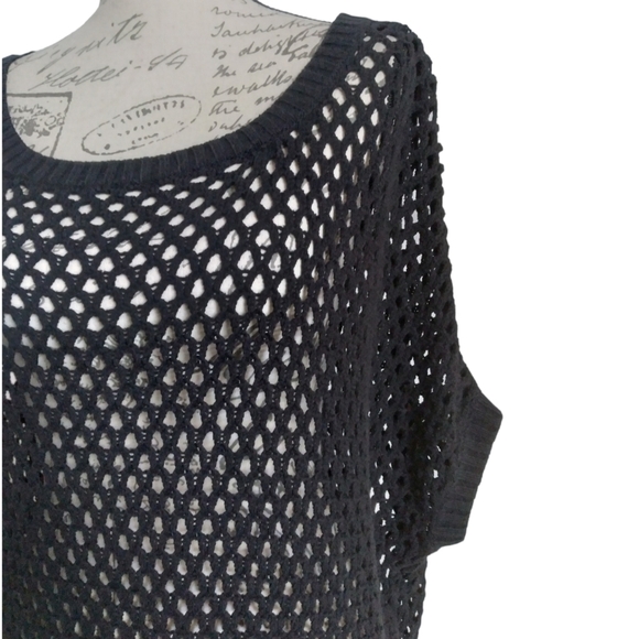 G by Guess | Black Open Crochet Knit  Drop  Shoulder Tunic Sweater Top - Picture 5 of 10